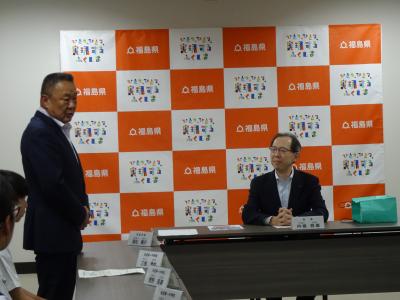 内堀知事へ訪問活動を報告される高松市長