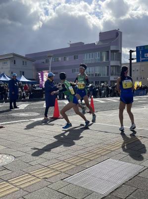 本宮中継所でのタスキリレー