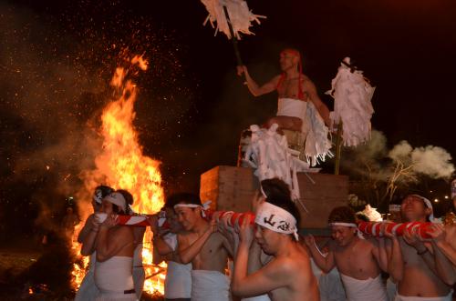 高松山初寅大祭の裸神輿