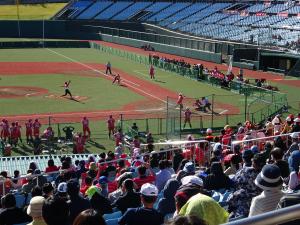 あづま球場で行われた日本女子ソフトボールリーグ決勝トーナメント